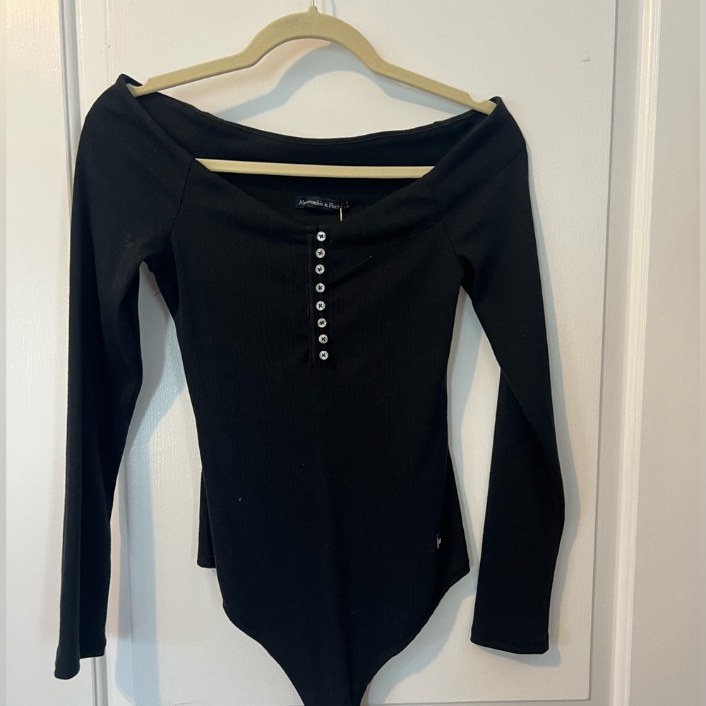 Abercrombie Long Sleeve off-shoulder bodysuit